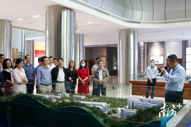 东莞理工学院领导干部到“国之重器”中国散裂中子源开展实地调研。 东莞理工学院领导干部到“国之重器”中国散裂中子源开展实地调研。